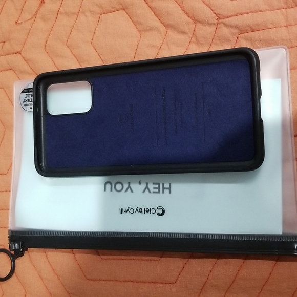 Phone case - Picture 2 of 6